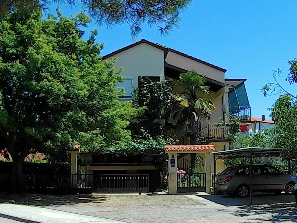 Lea Apartment Umag Exterior photo